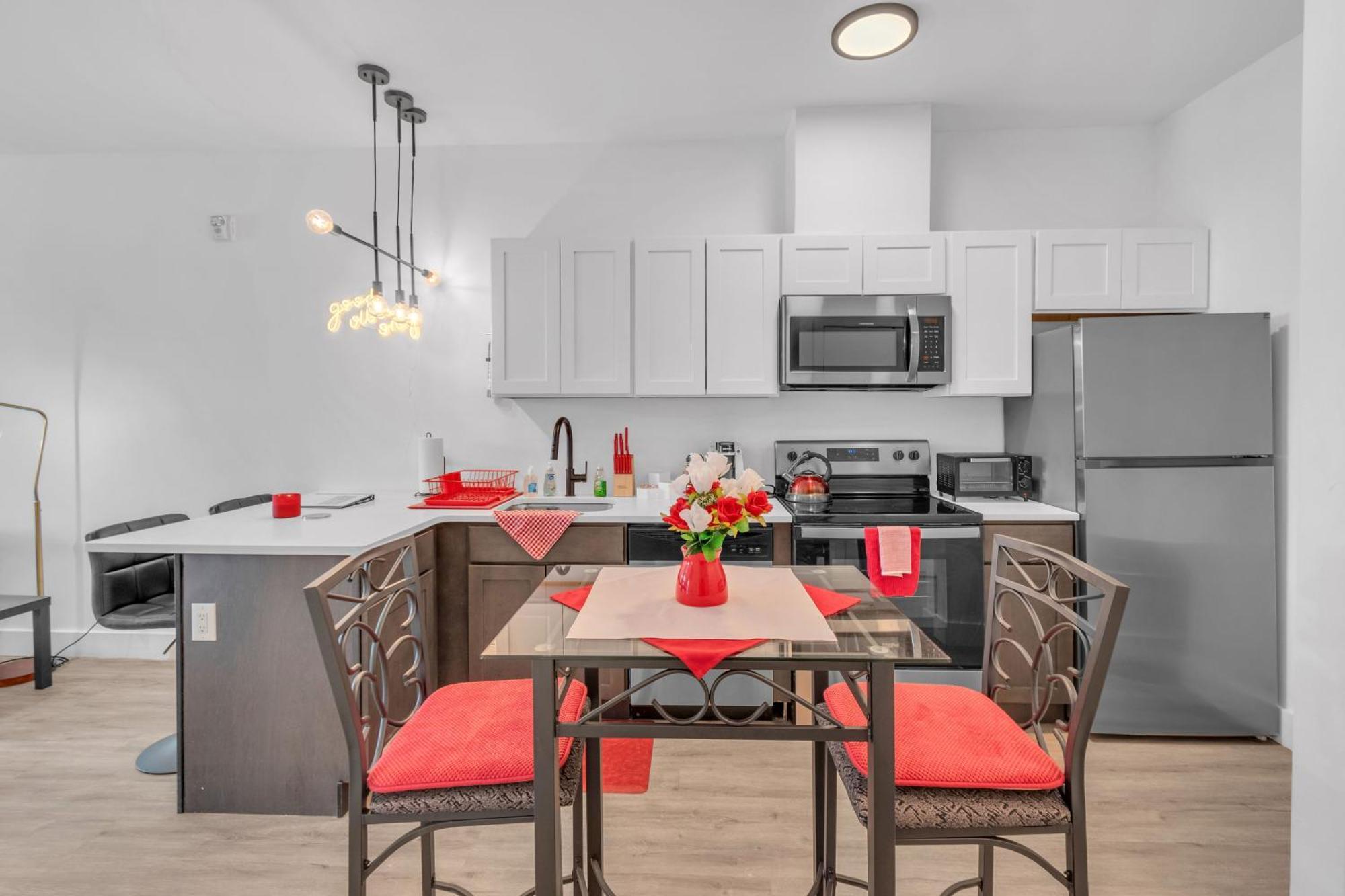 Appartamento Royal Oasis Indoor Pool, Free Parking, Near Nyc Elizabeth Esterno foto