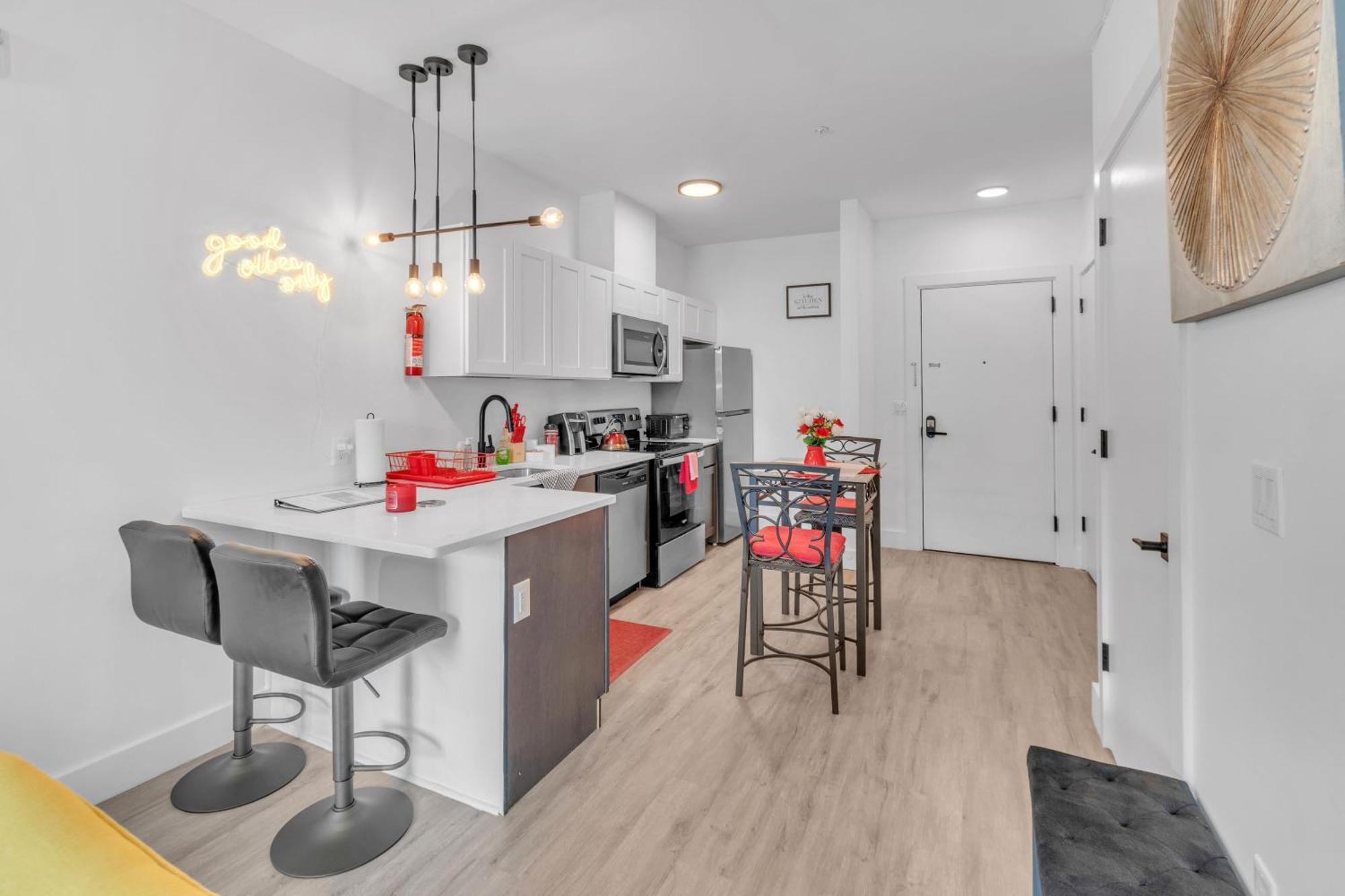 Appartamento Royal Oasis Indoor Pool, Free Parking, Near Nyc Elizabeth Esterno foto