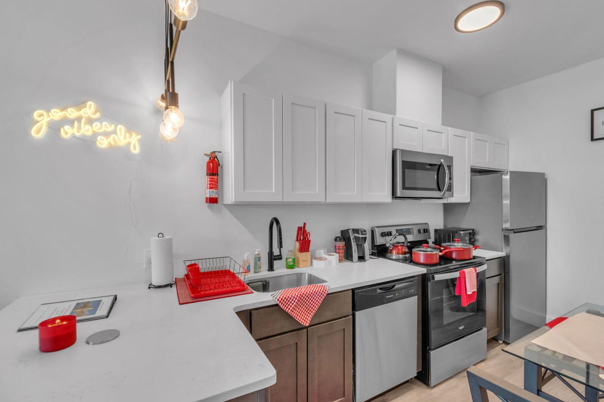 Appartamento Royal Oasis Indoor Pool, Free Parking, Near Nyc Elizabeth Esterno foto