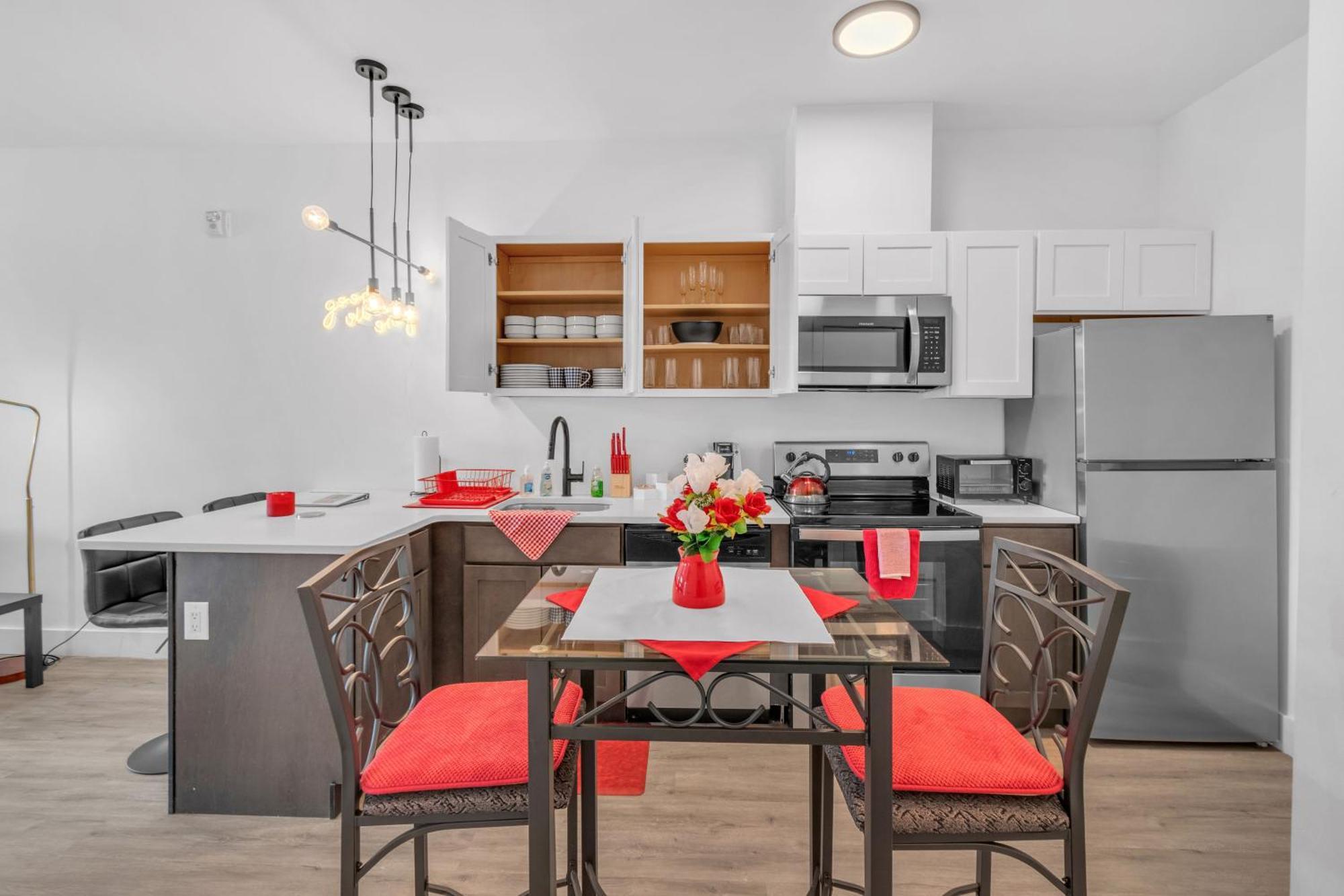 Appartamento Royal Oasis Indoor Pool, Free Parking, Near Nyc Elizabeth Esterno foto