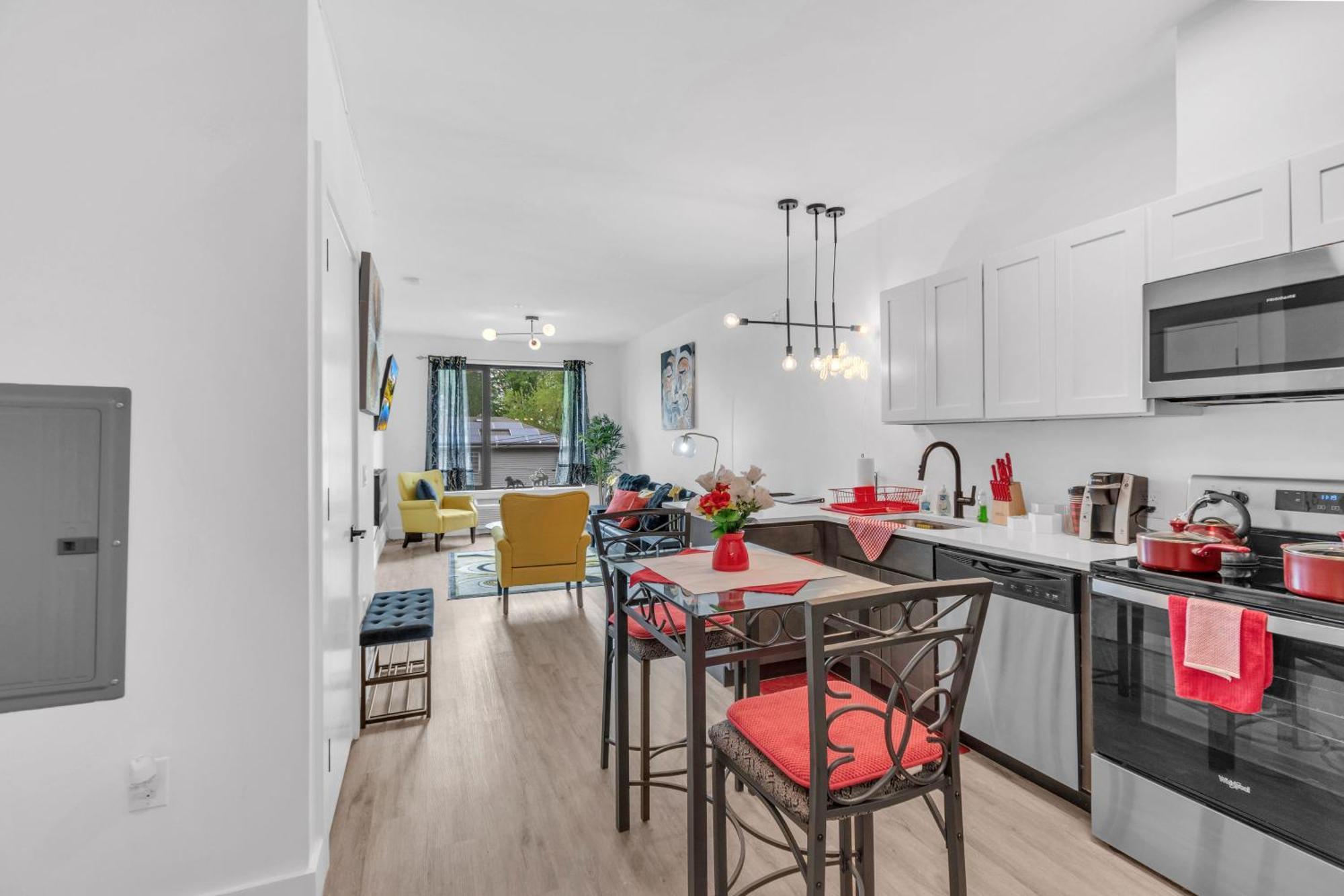 Appartamento Royal Oasis Indoor Pool, Free Parking, Near Nyc Elizabeth Esterno foto