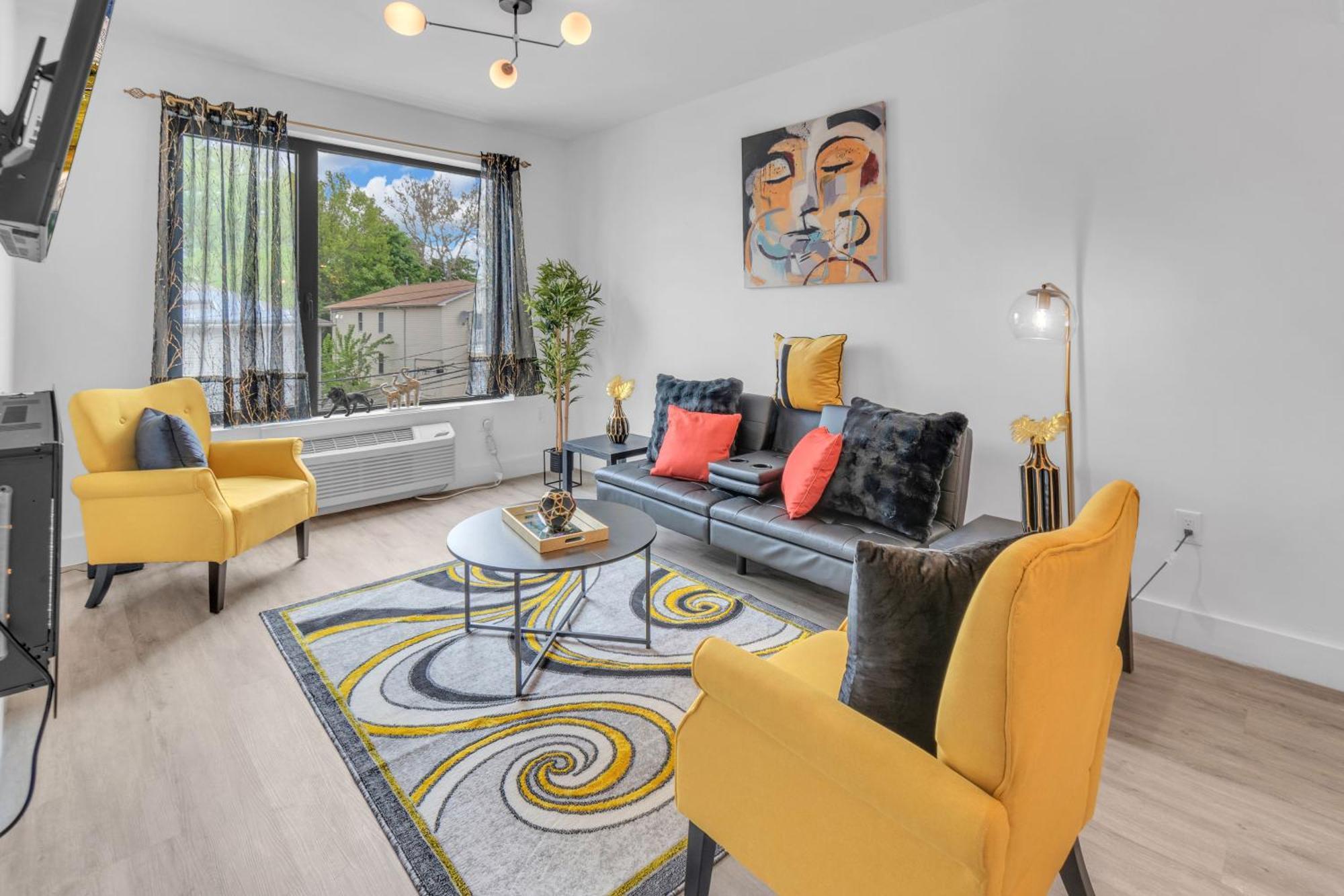 Appartamento Royal Oasis Indoor Pool, Free Parking, Near Nyc Elizabeth Esterno foto