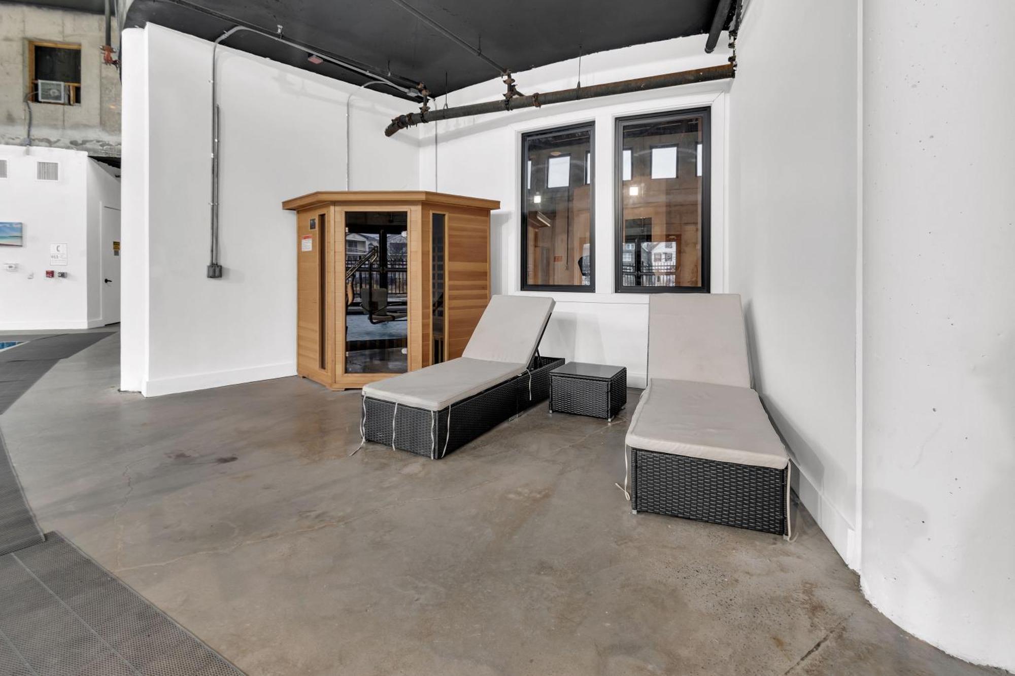 Appartamento Royal Oasis Indoor Pool, Free Parking, Near Nyc Elizabeth Esterno foto