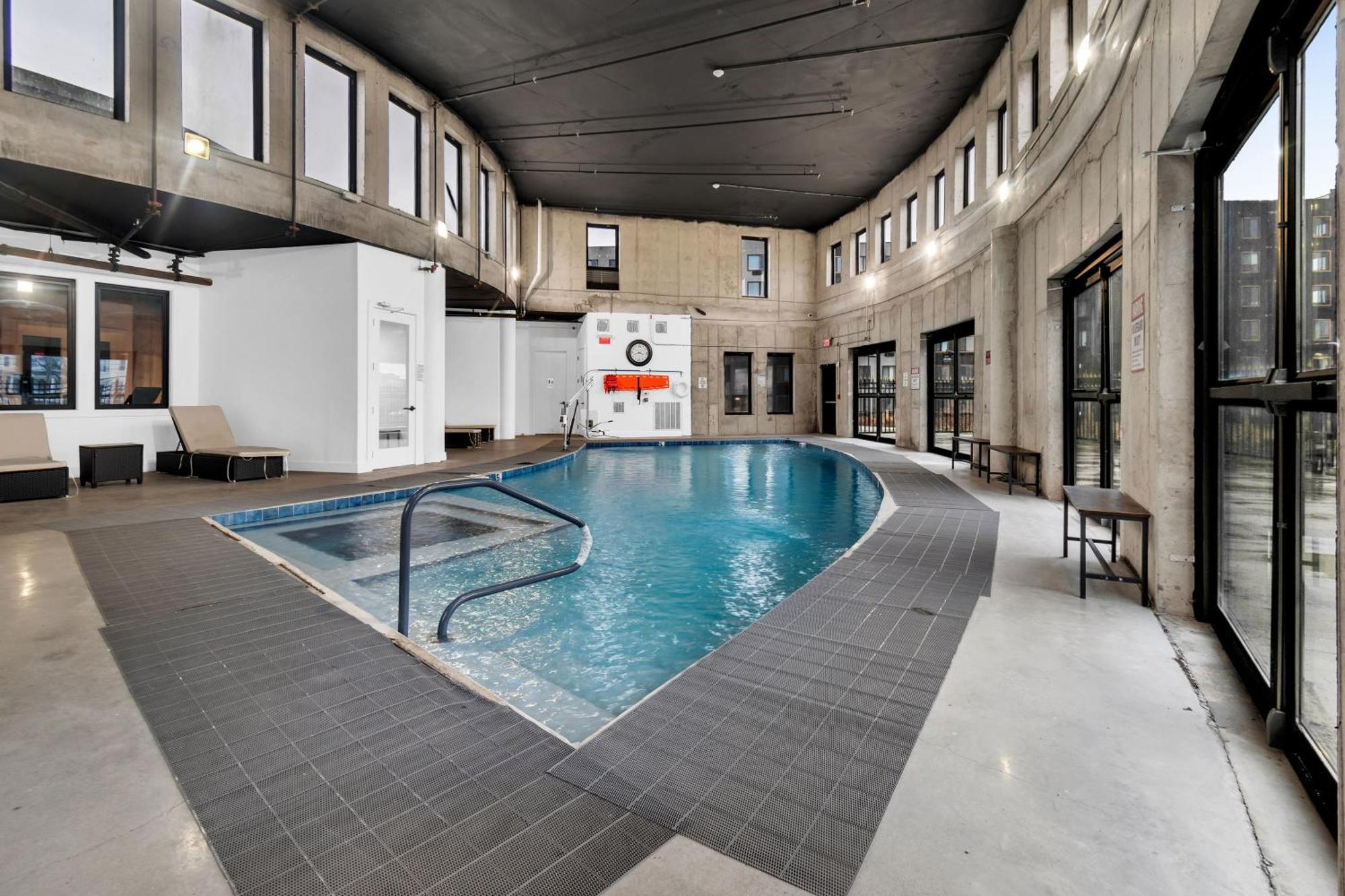 Appartamento Royal Oasis Indoor Pool, Free Parking, Near Nyc Elizabeth Esterno foto